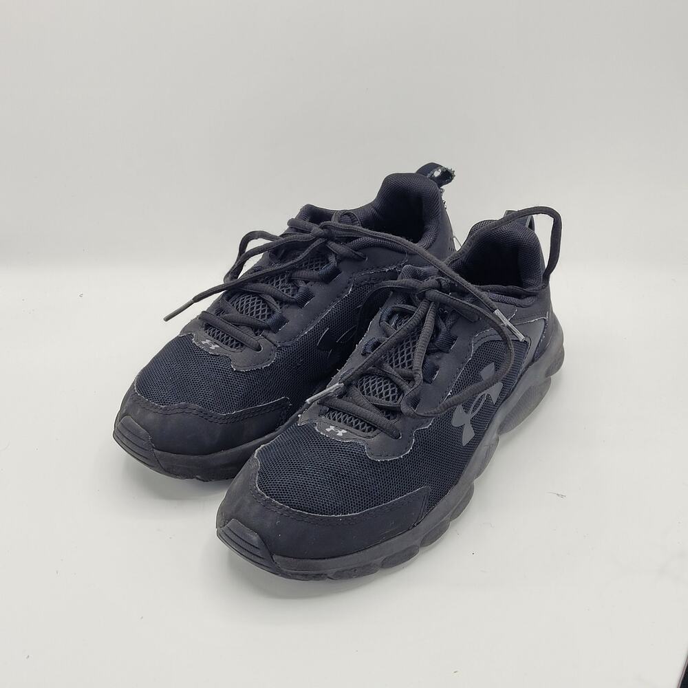 Under Armour Charged Assert 9 black Running boy's size 5.5y